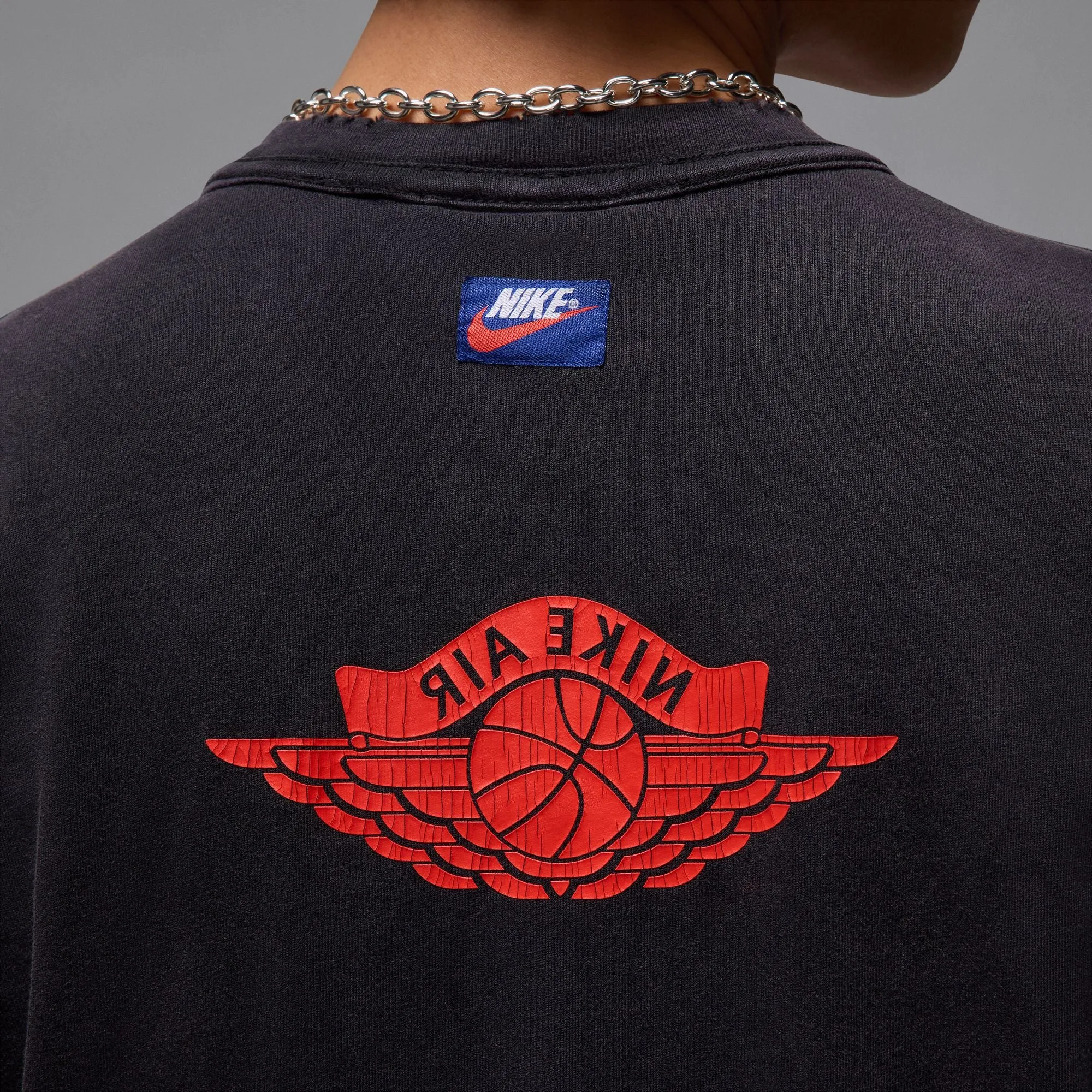 AIR JORDAN RARE AIR T-SHIRT BLACK/CHILE RED