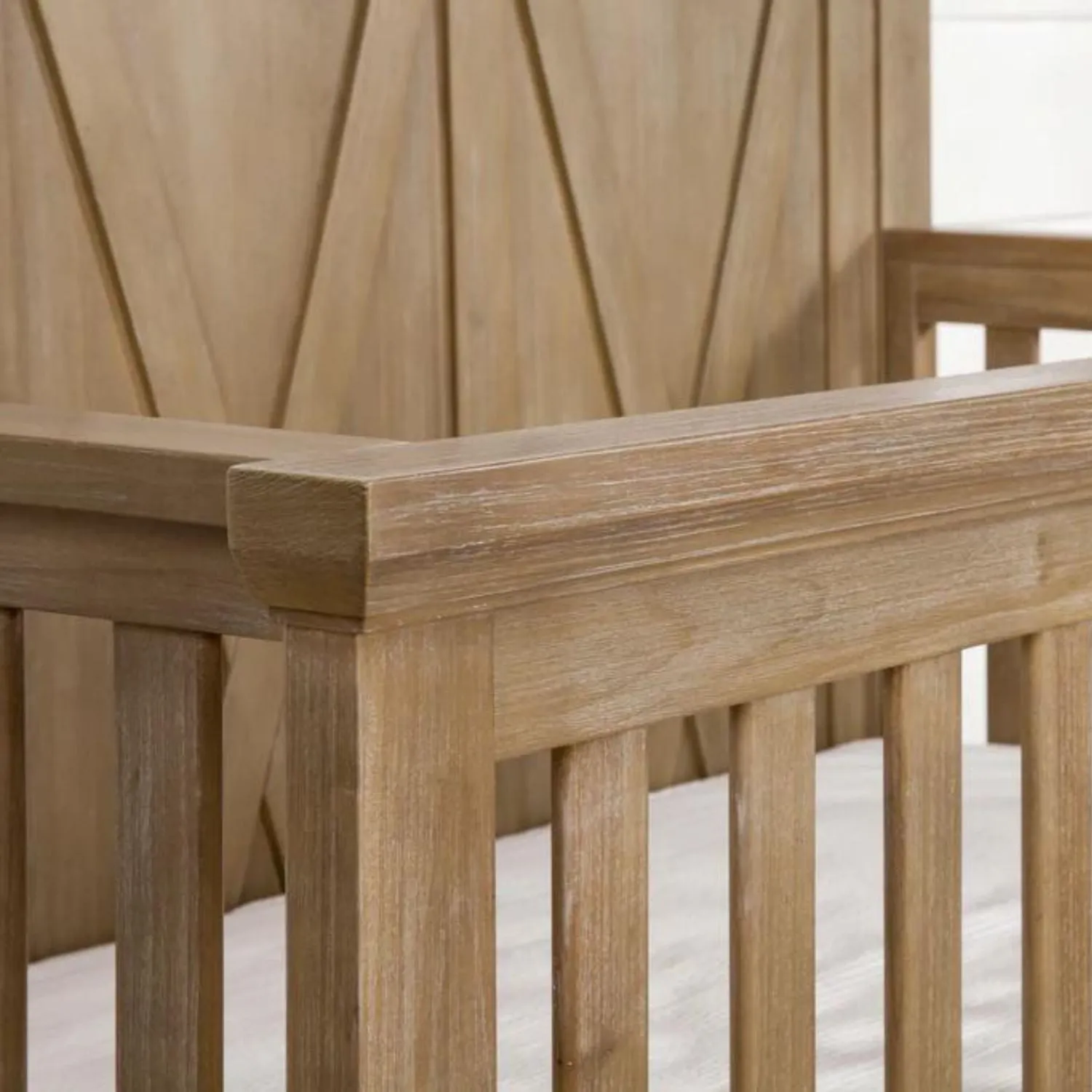 Emory Farmhouse 4-in-1 Convertible Crib