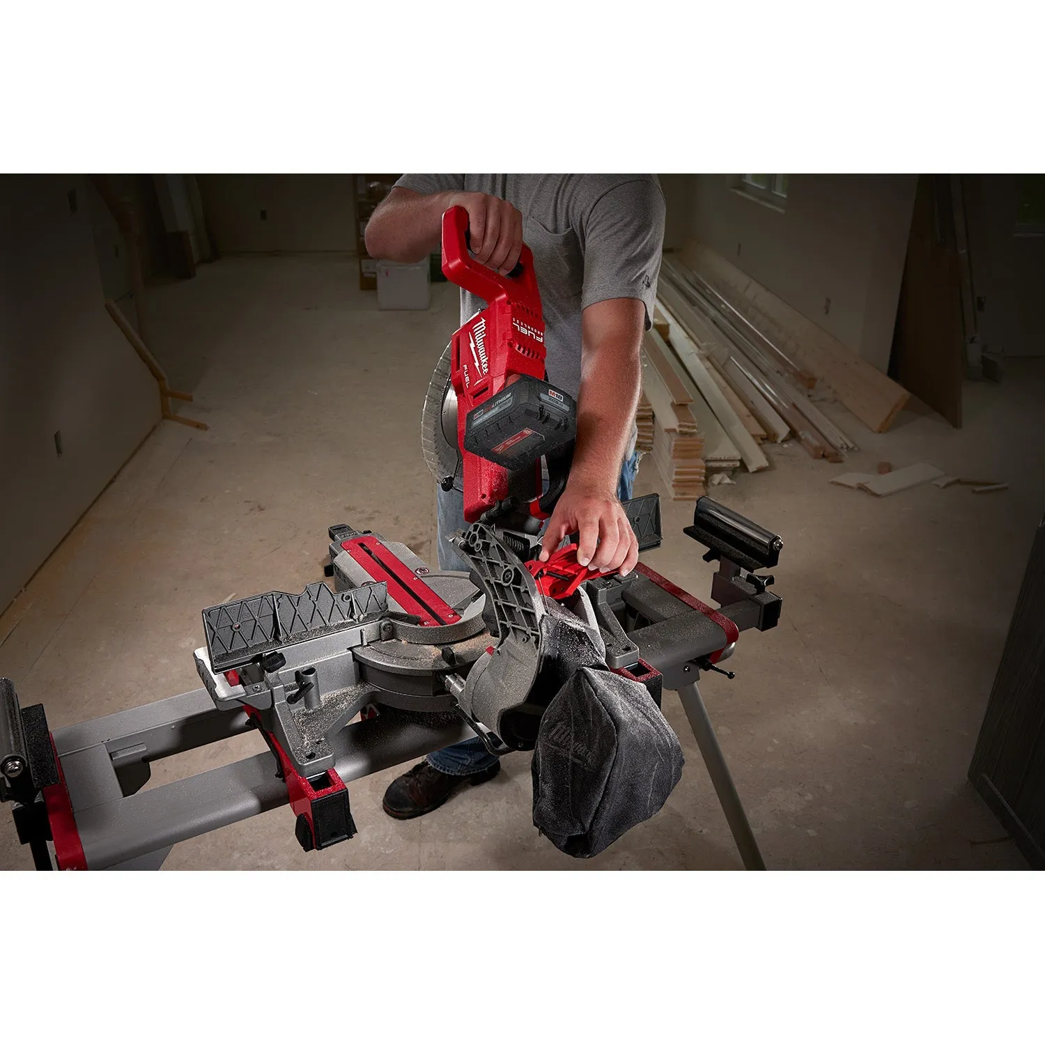 Milwaukee 2734-21 - M18 FUEL™ 10" Dual Bevel Sliding Compound Miter Saw Kit